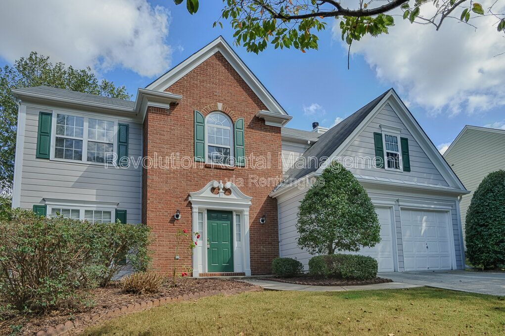 Charming Single Family Home on Crossington Road with Fireplace and Private Yard property image