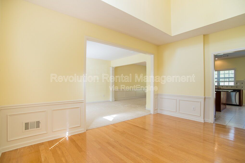 Charming Single Family Home on Crossington Road with Fireplace and Private Yard property image