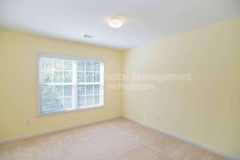 Charming Single Family Home on Crossington Road with Fireplace and Private Yard property image