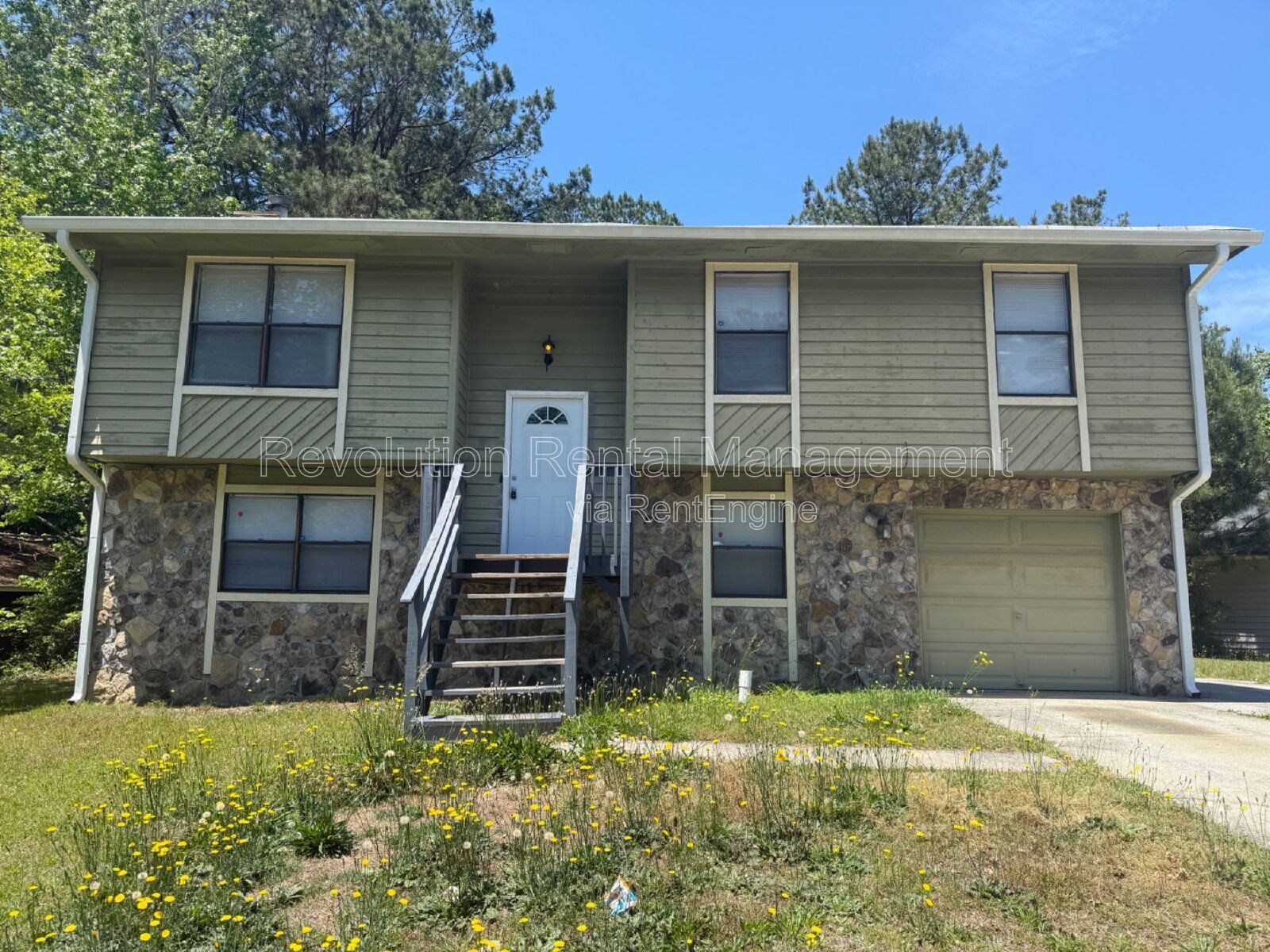 Two-Story Home in Woodland Estates - Hardwood Floors, Fireplace, Deck & Attached Garage property image