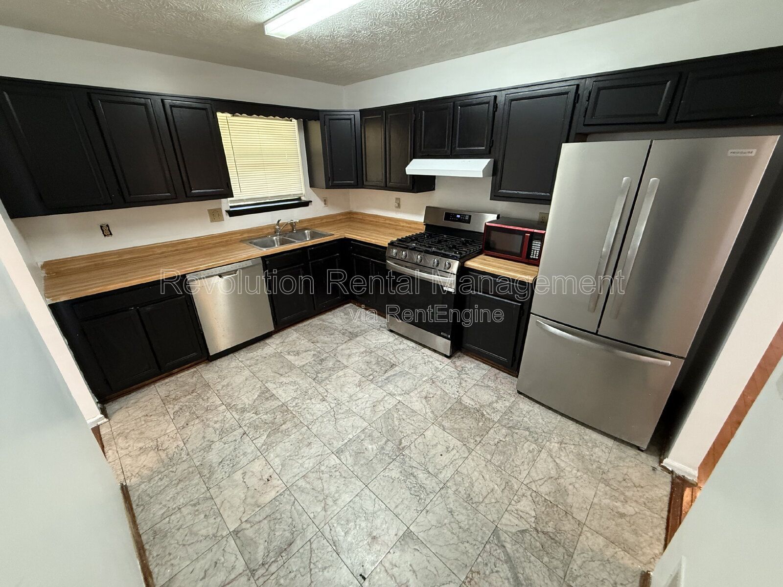 Two-Story Home in Woodland Estates - Hardwood Floors, Fireplace, Deck & Attached Garage property image