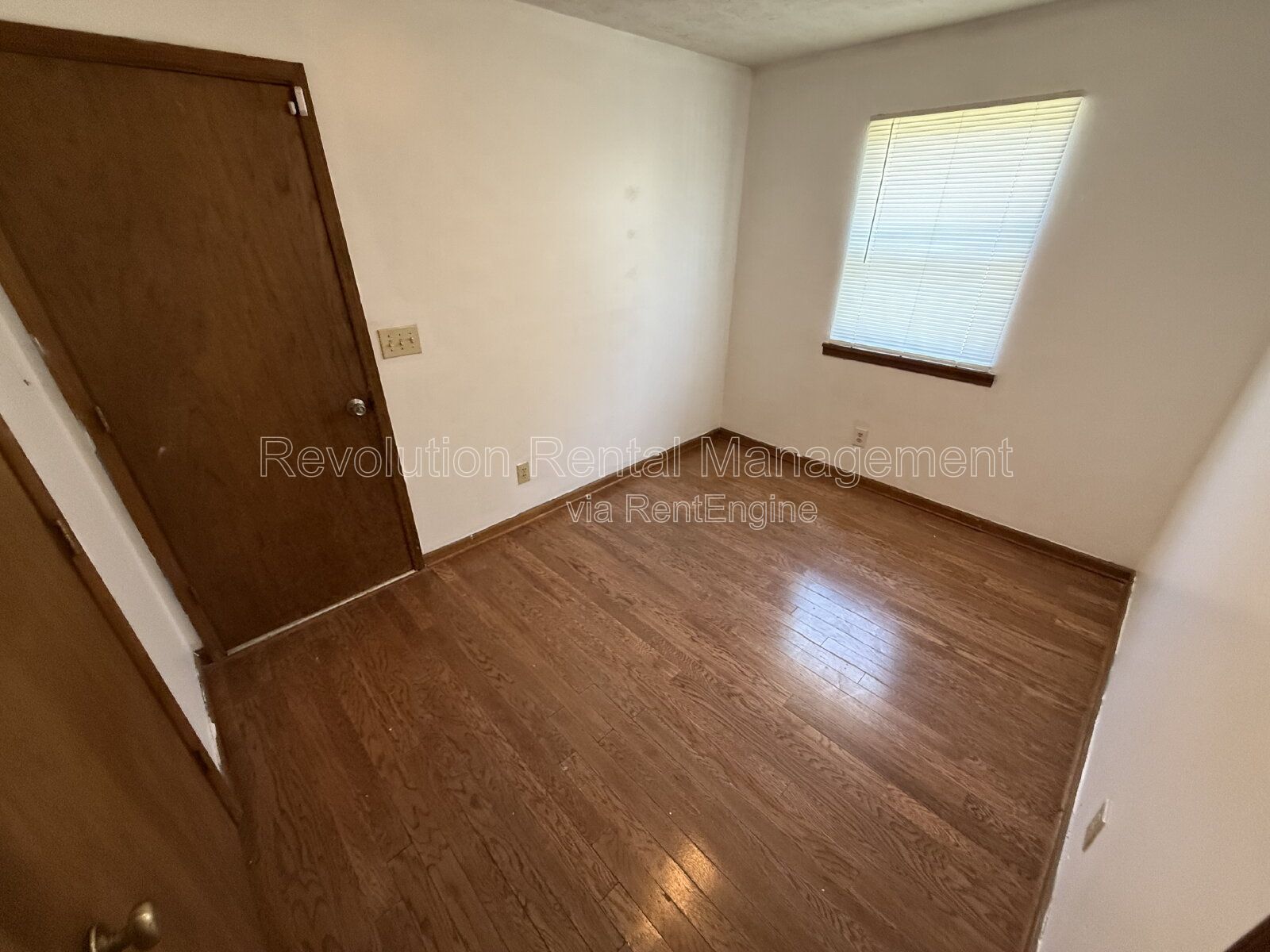 Two-Story Home in Woodland Estates - Hardwood Floors, Fireplace, Deck & Attached Garage property image