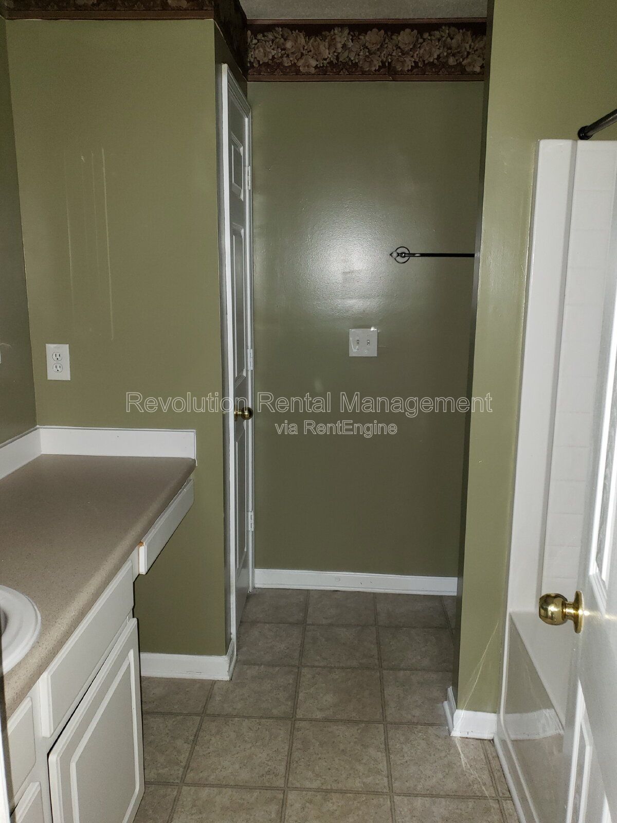 Single Family Home with Fireplace in McDonough - Built 2004 property image