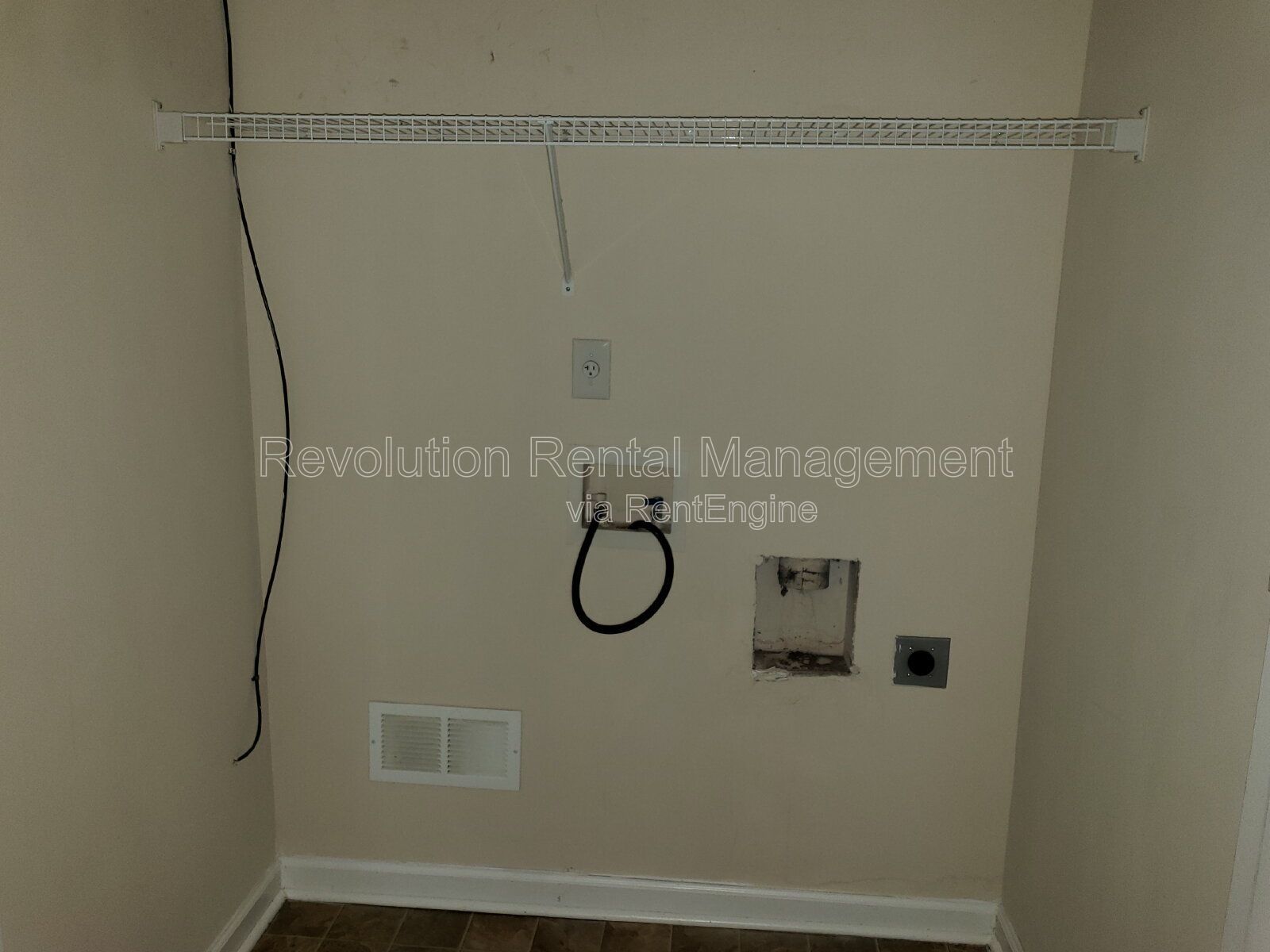 Single Family Home with Fireplace in McDonough - Built 2004 property image