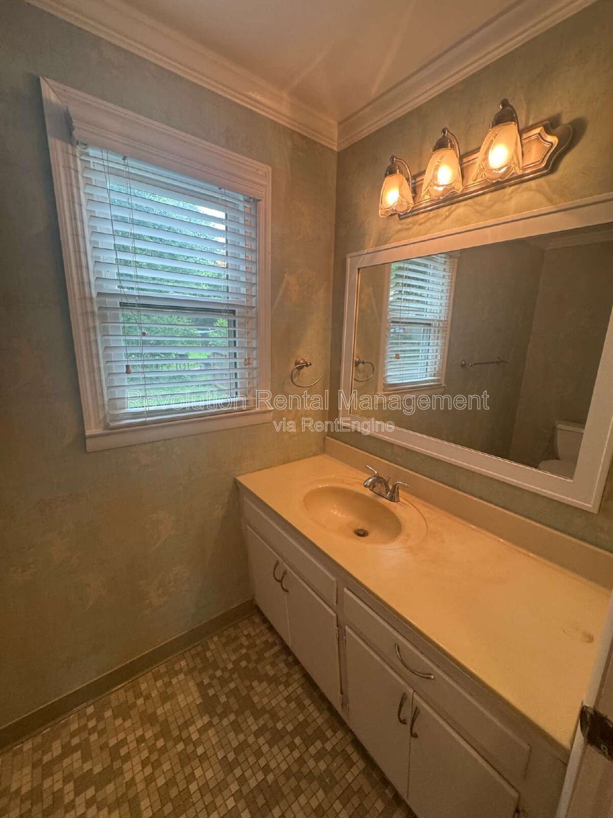 Spacious Two-Story Home in Northcrest with Neighborhood Amenities and Atlanta Access property image