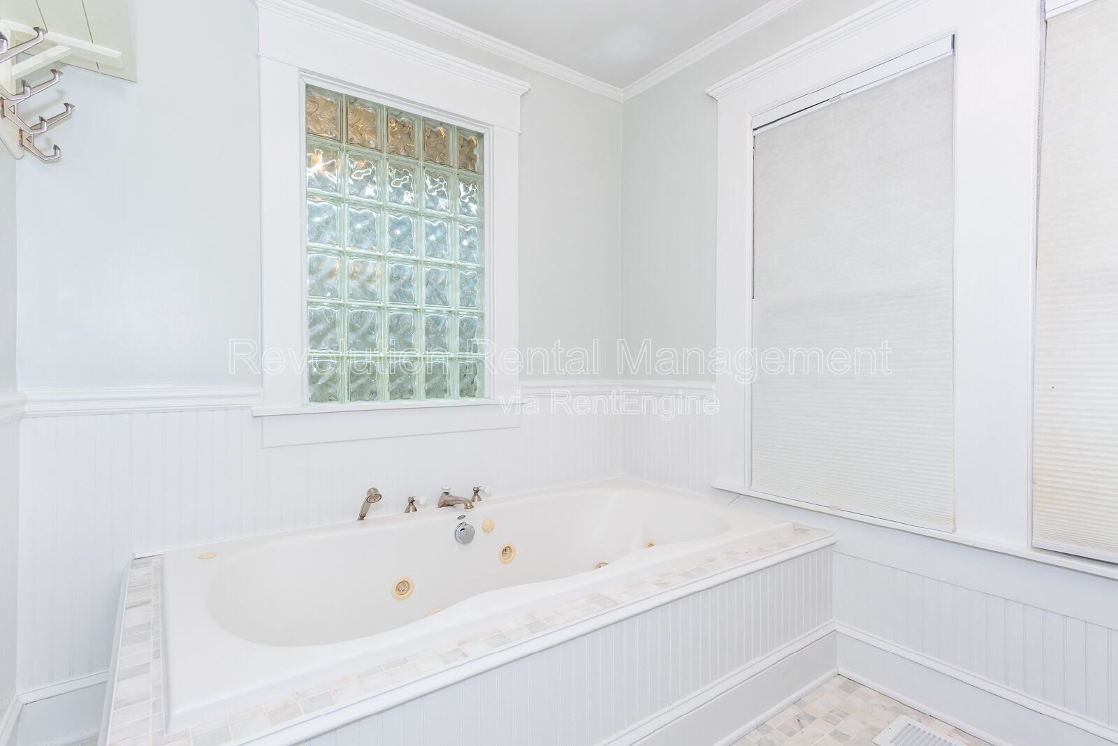 Historic 1920 Craftsman Home in Atlanta's Grant Park — 2 Bed / 2 Bath with Fenced Yard property image