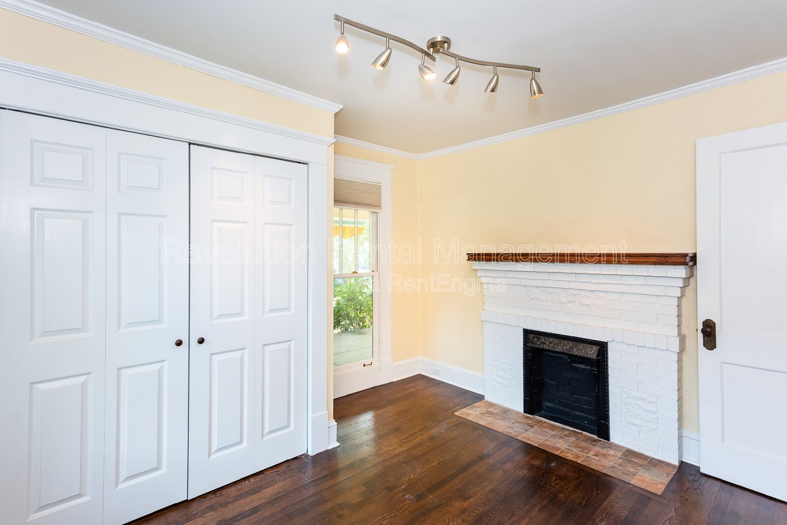 Historic 1920 Craftsman Home in Atlanta's Grant Park — 2 Bed / 2 Bath with Fenced Yard property image