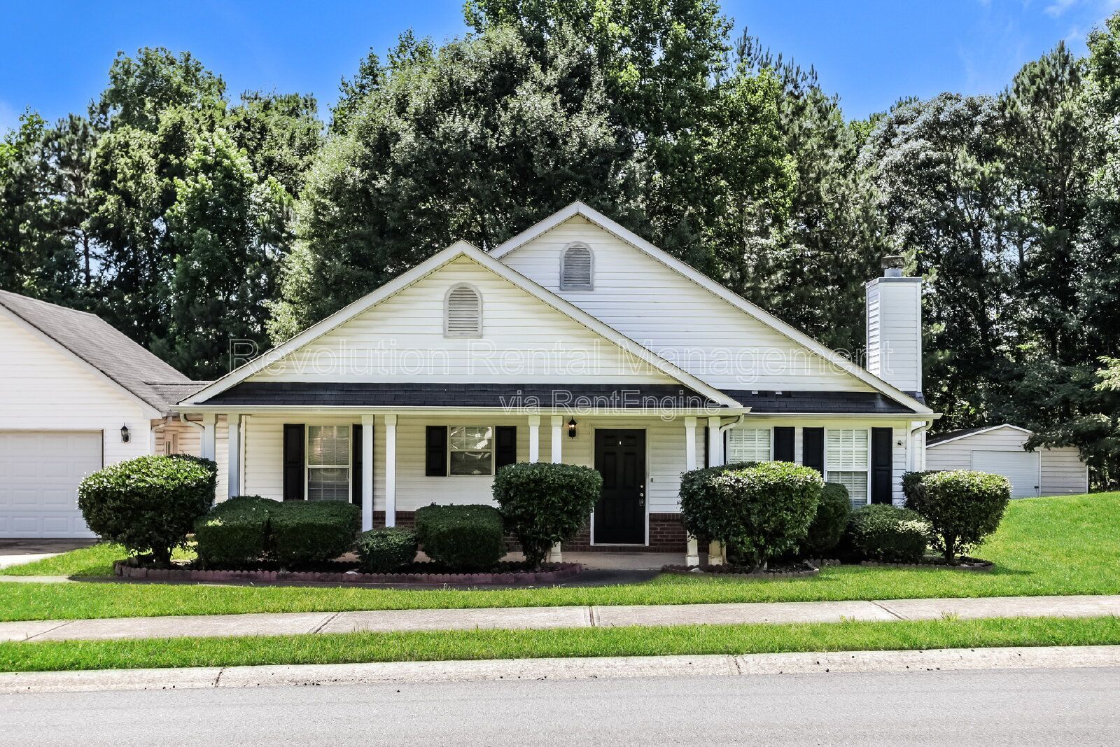 1,268 Sq Ft Single-Family Home in Covington, GA | Deck, 2-Car Garage & Fireplace property image