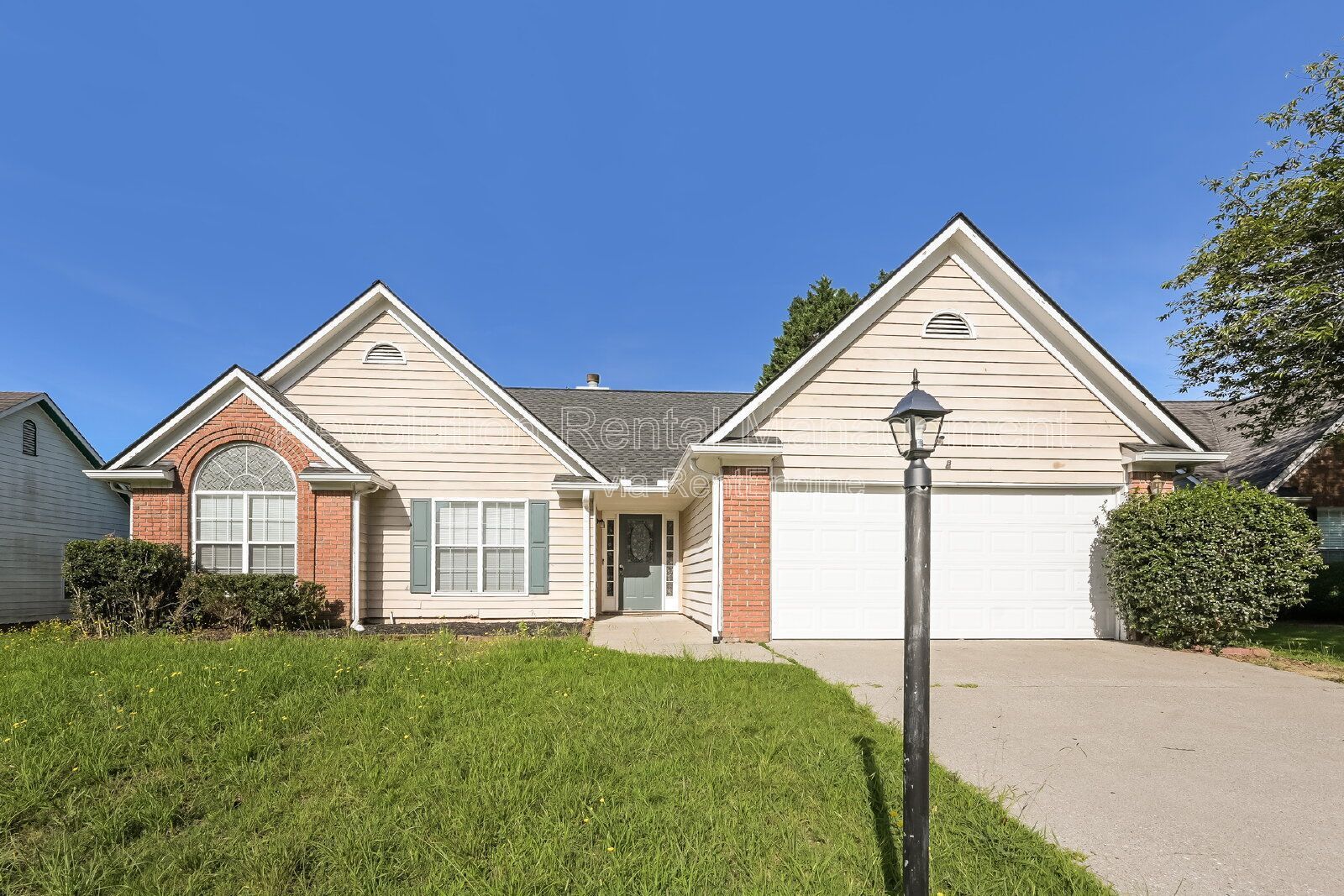 1,830 Sq Ft Single-Family Home with Hardwood Floors, Fireplace & 2-Car Garage in Lawrenceville, GA property image