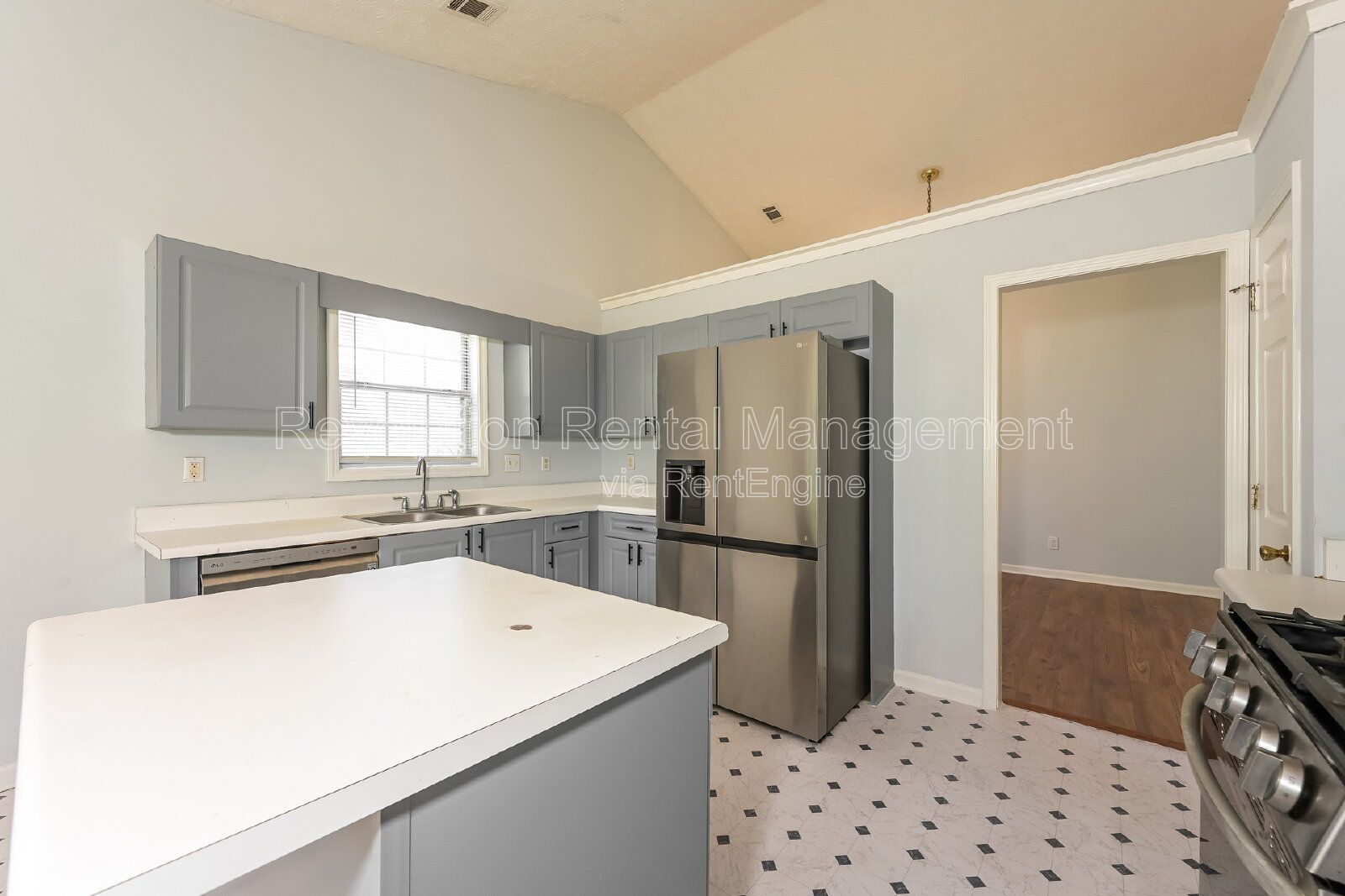 1,830 Sq Ft Single-Family Home with Hardwood Floors, Fireplace & 2-Car Garage in Lawrenceville, GA property image