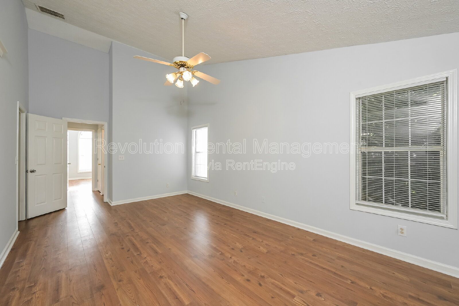 1,830 Sq Ft Single-Family Home with Hardwood Floors, Fireplace & 2-Car Garage in Lawrenceville, GA property image