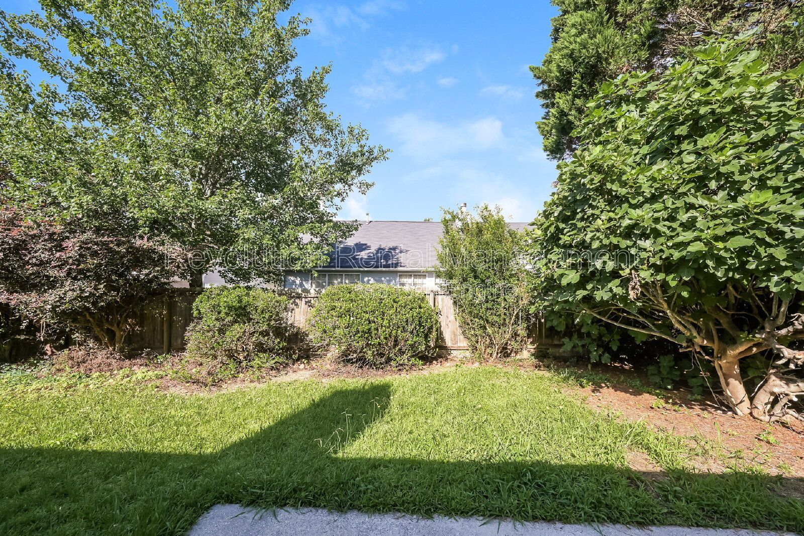 1,830 Sq Ft Single-Family Home with Hardwood Floors, Fireplace & 2-Car Garage in Lawrenceville, GA property image