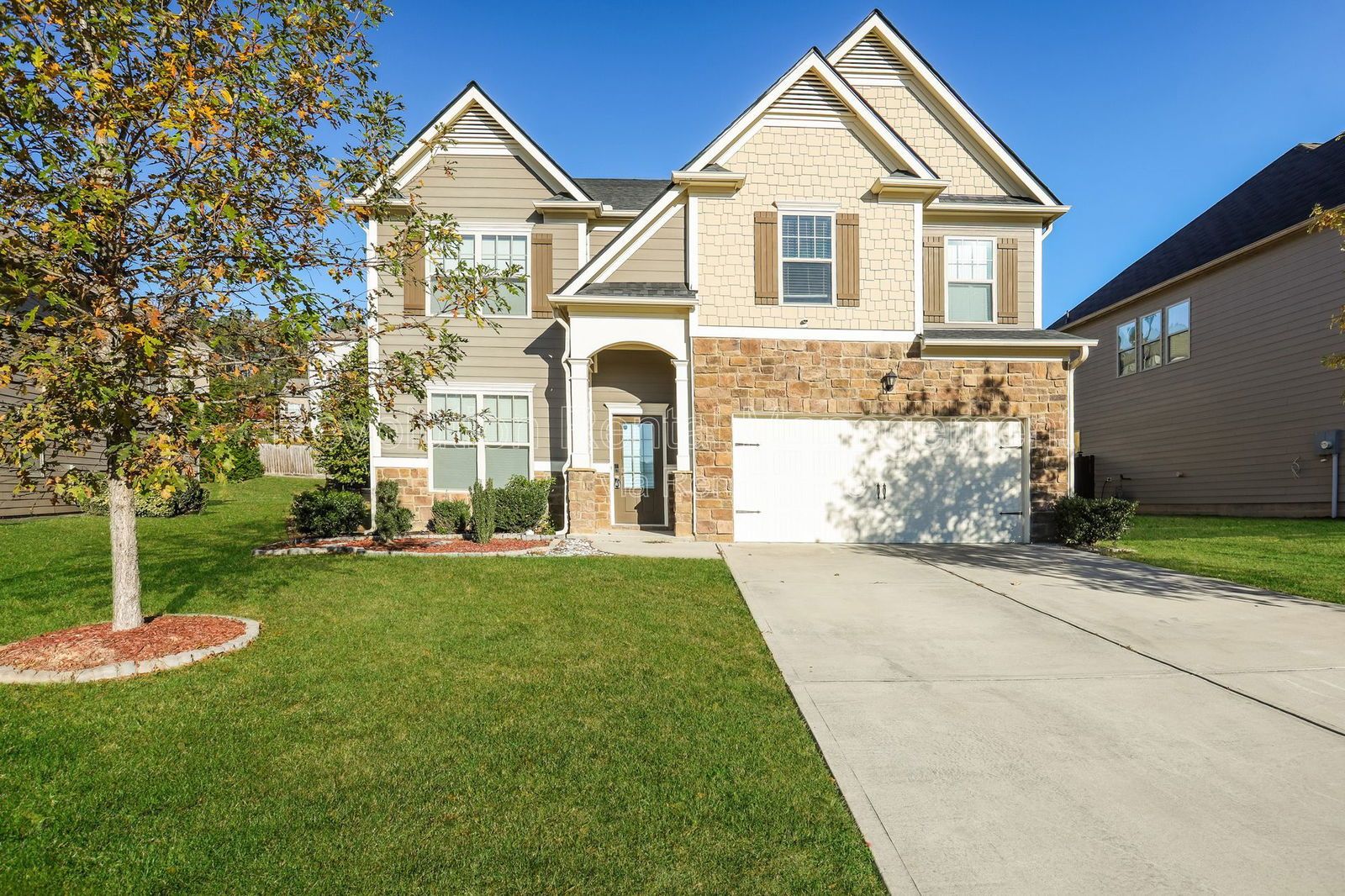 823 Python Drive property image