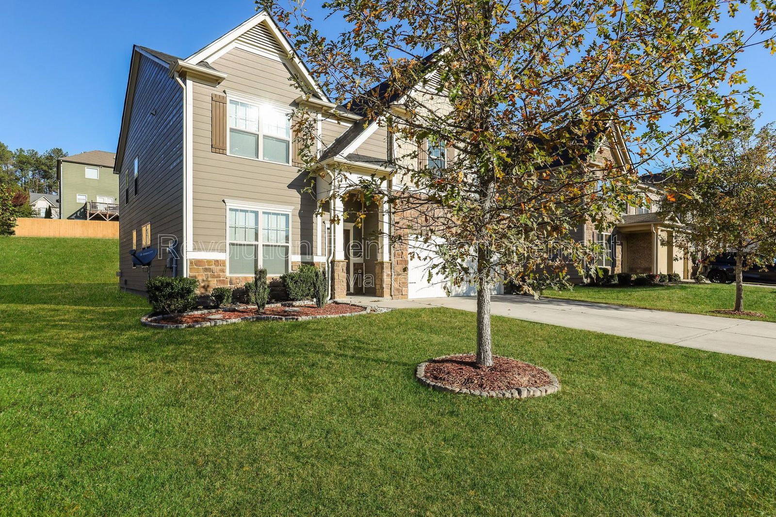 823 Python Drive property image