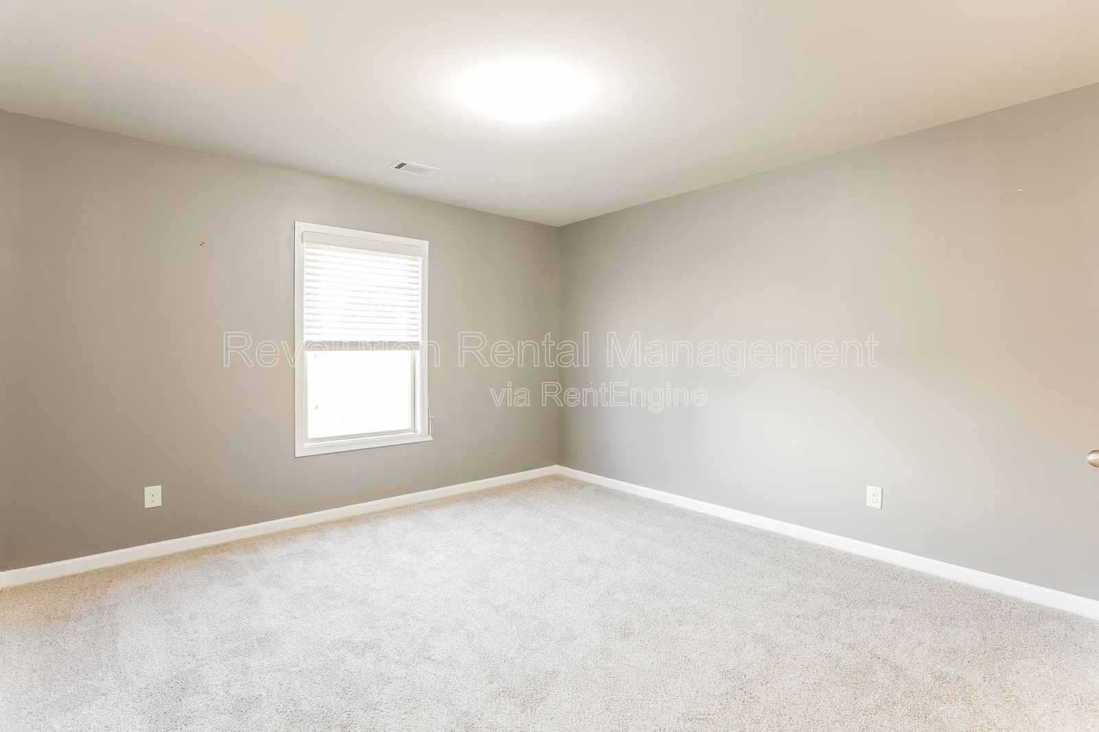 823 Python Drive property image