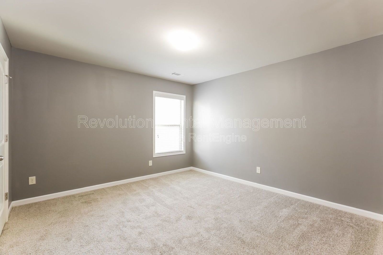 823 Python Drive property image