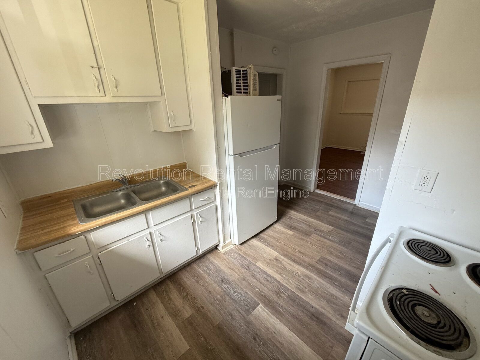 Newly remodeled 2 bed 1 bath duplex unit property image