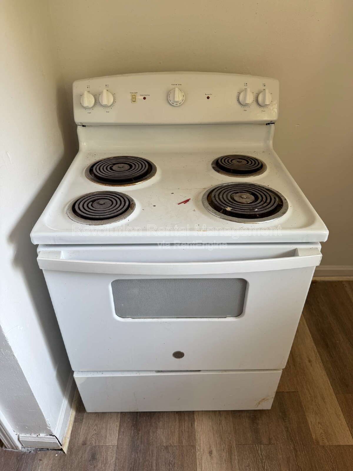 Newly remodeled 2 bed 1 bath duplex unit property image