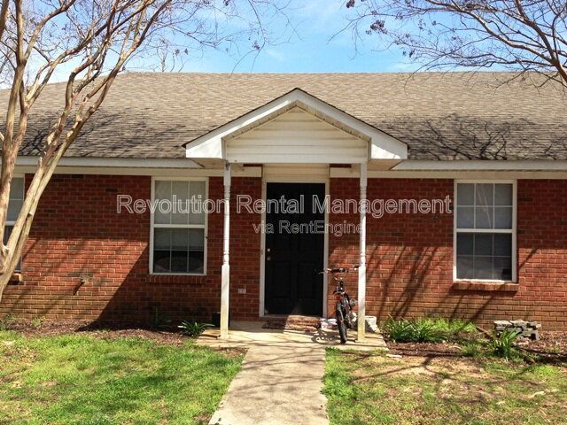 2BR/1BA brick apartment property image