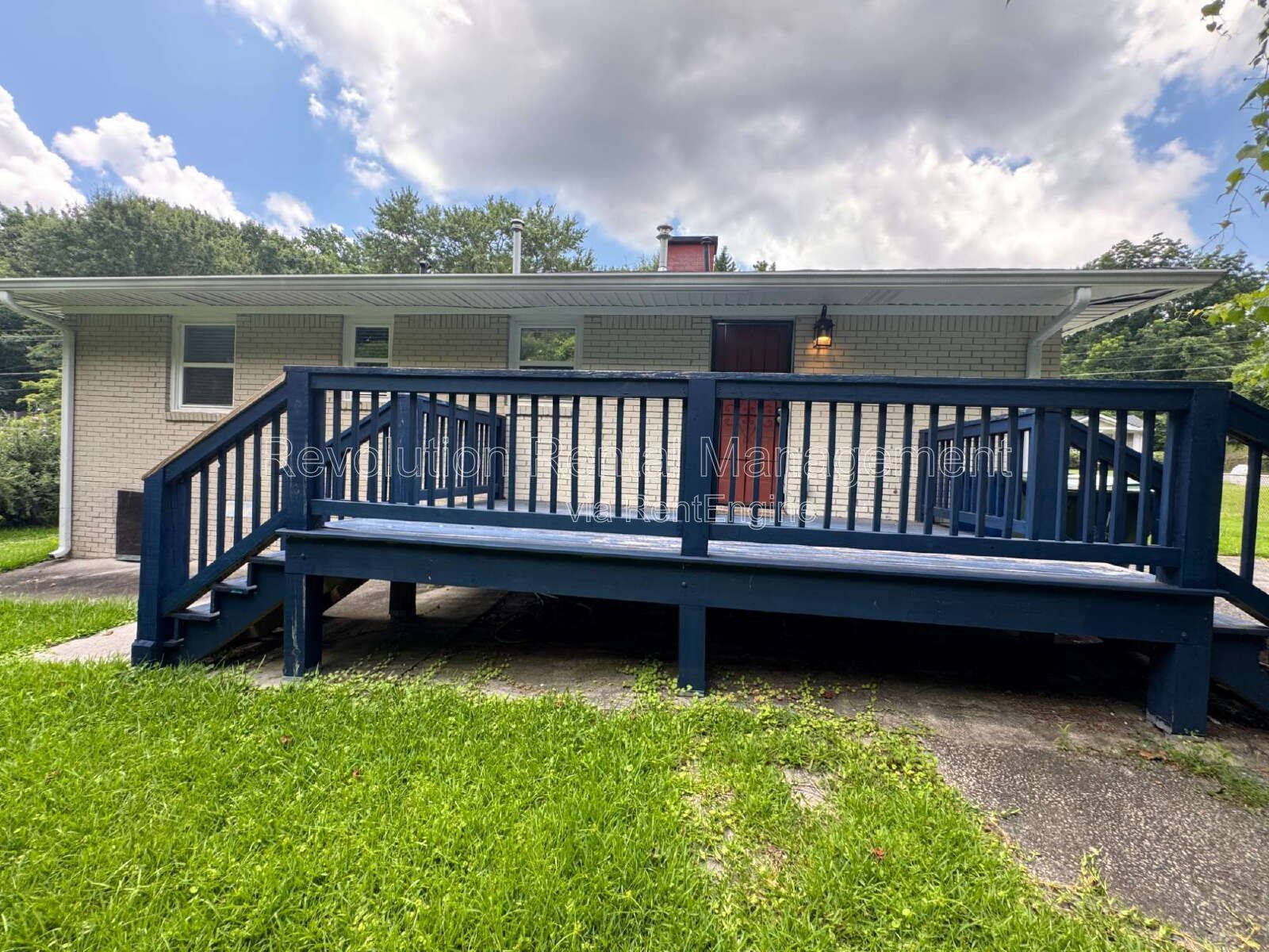 3-Bed, 2-Bath Ranch Home with Hardwood Floors & Deck in Atlanta, GA 30331 property image