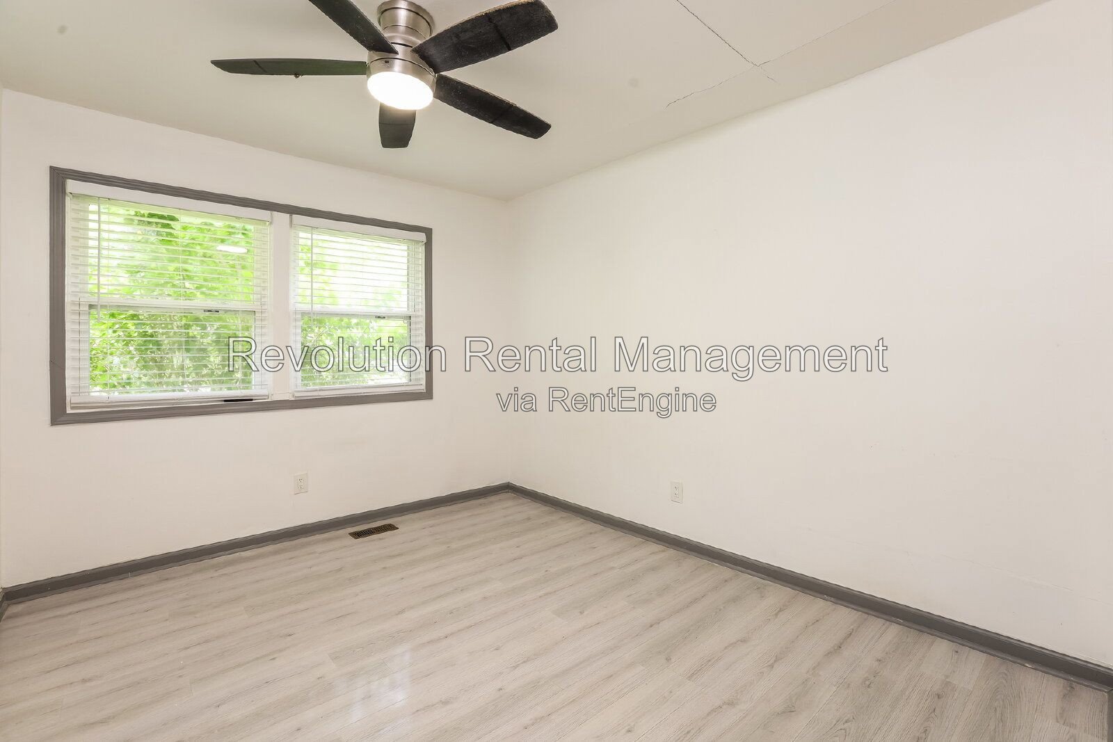 3-Bed, 2-Bath Ranch Home with Hardwood Floors & Deck in Atlanta, GA 30331 property image