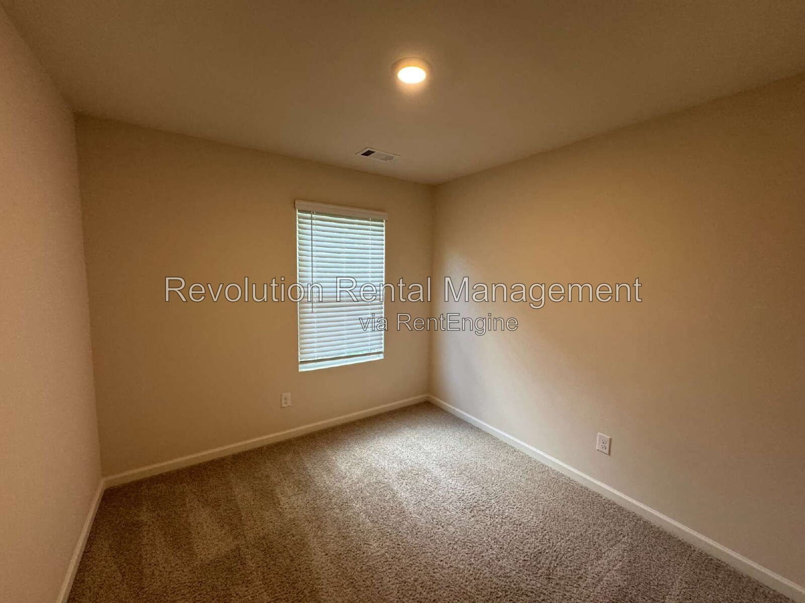 2020-Built Townhouse in Newnan | Garage, Fireplace & Lawn Care Included property image