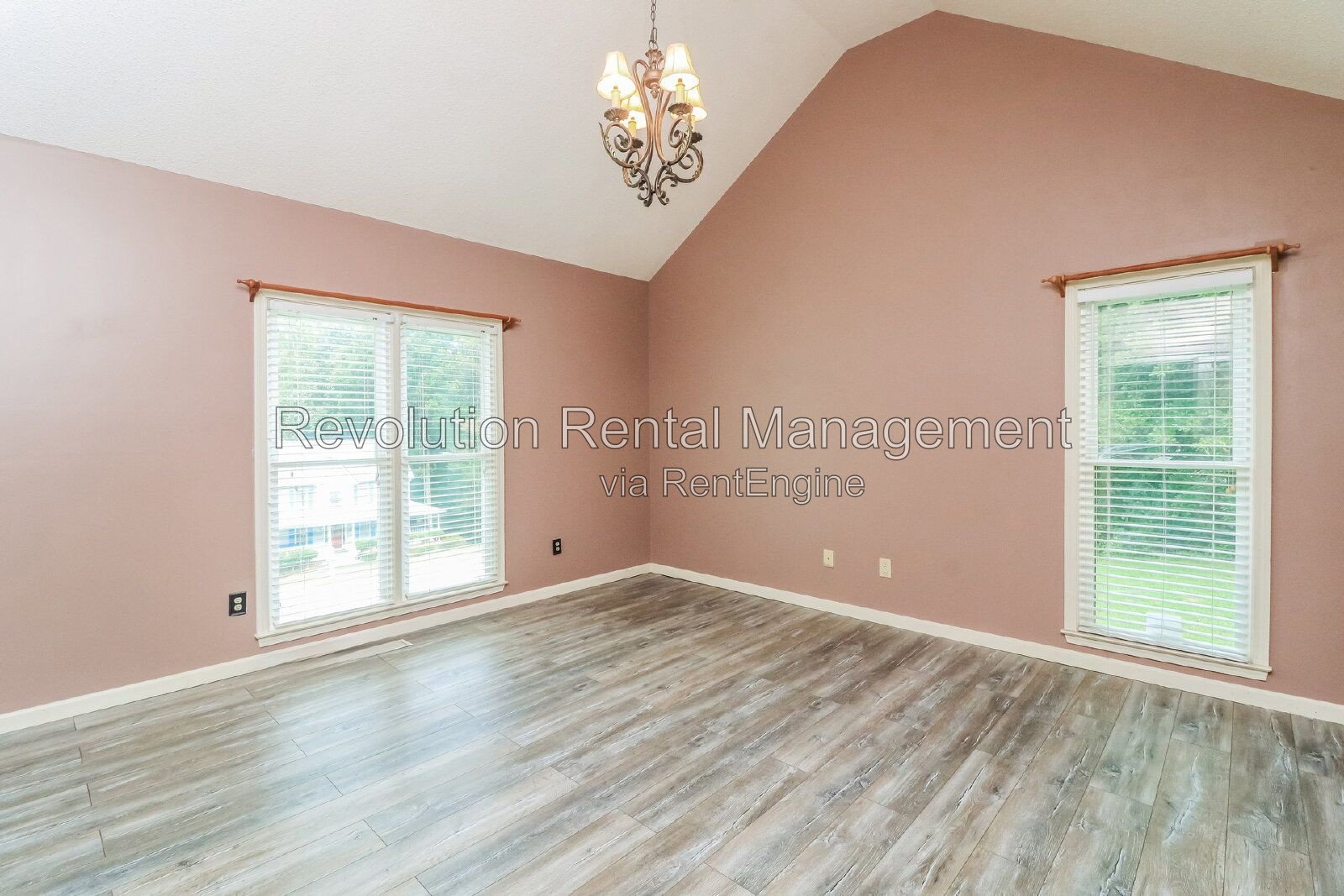 1,700 Sq Ft Single-Family Home with Basement, Fireplace & 2-Car Garage in Abbington — Douglasville, GA property image