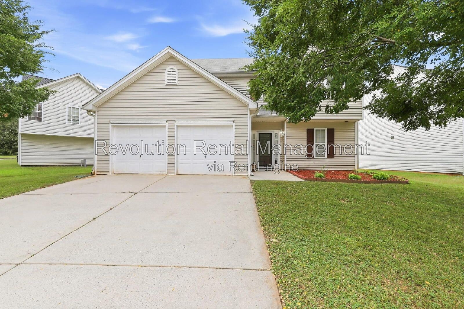2-Story Single Family Home with 2-Car Garage, Fireplace & Hardwood Floors in Douglasville's Avalon property image