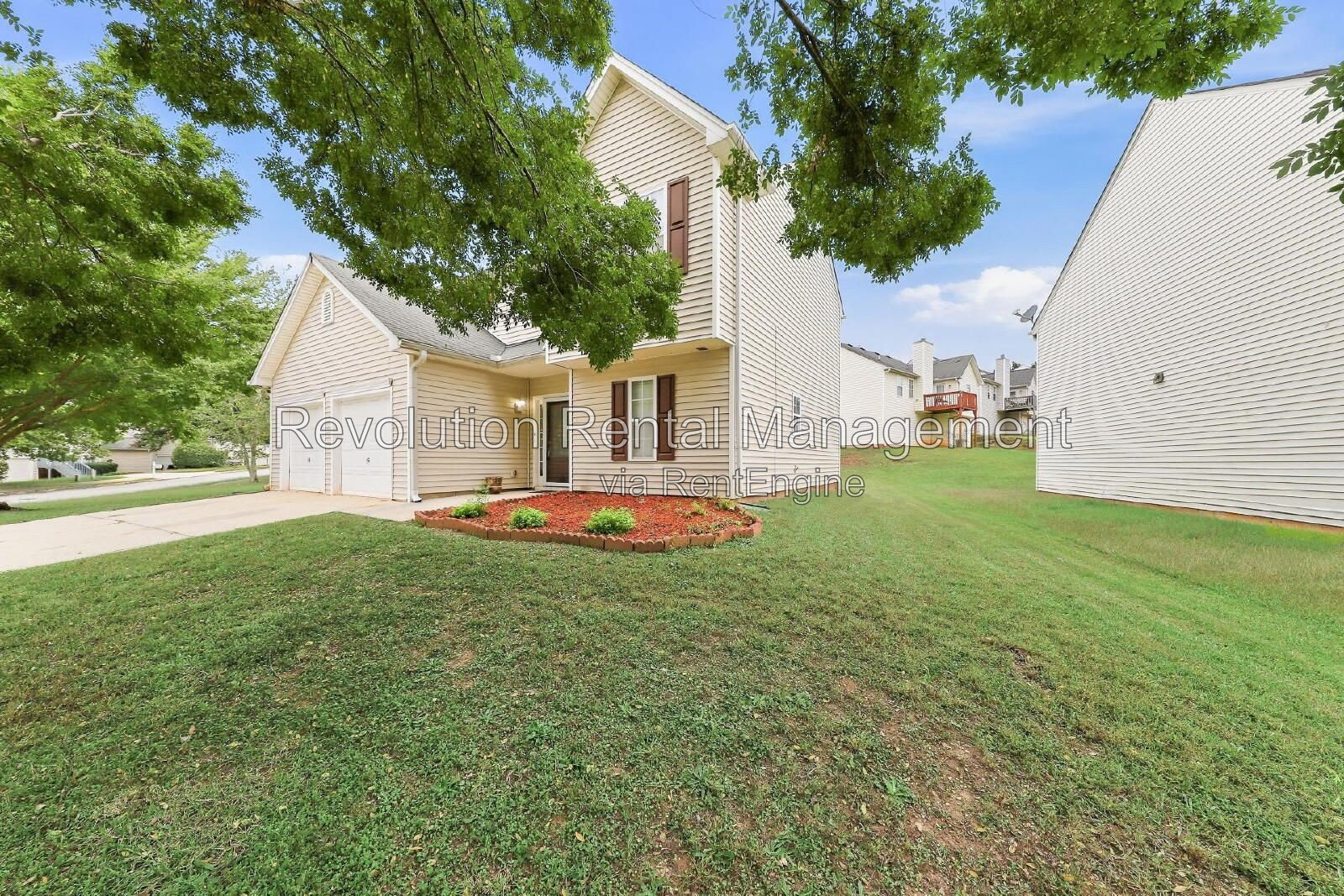 2-Story Single Family Home with 2-Car Garage, Fireplace & Hardwood Floors in Douglasville's Avalon property image